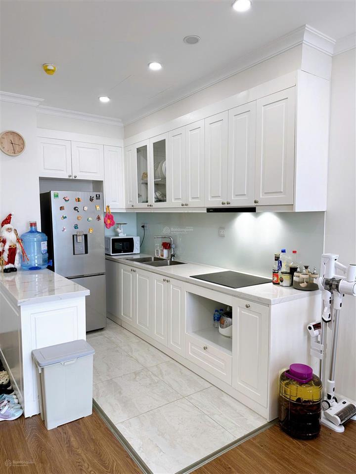 Chính chủ gửi bán căn 2 phòng ngủ 61m2  tòa r2 sunshine riverside  giá 7tỷ bao phí (full đồ + sổ)