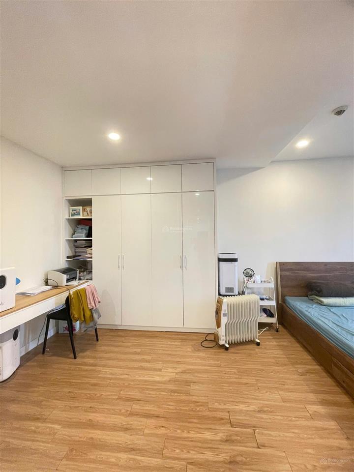 Bán căn 3n kosmo centro tầng cao view hồ tây, diện tích 102m2, sẵn sổ lâu dài  giá 12.4 tỷ bao phi
