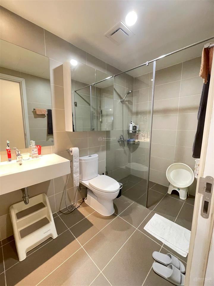 Bán căn 3n kosmo centro tầng cao view hồ tây, diện tích 102m2, sẵn sổ lâu dài  giá 12.4 tỷ bao phi