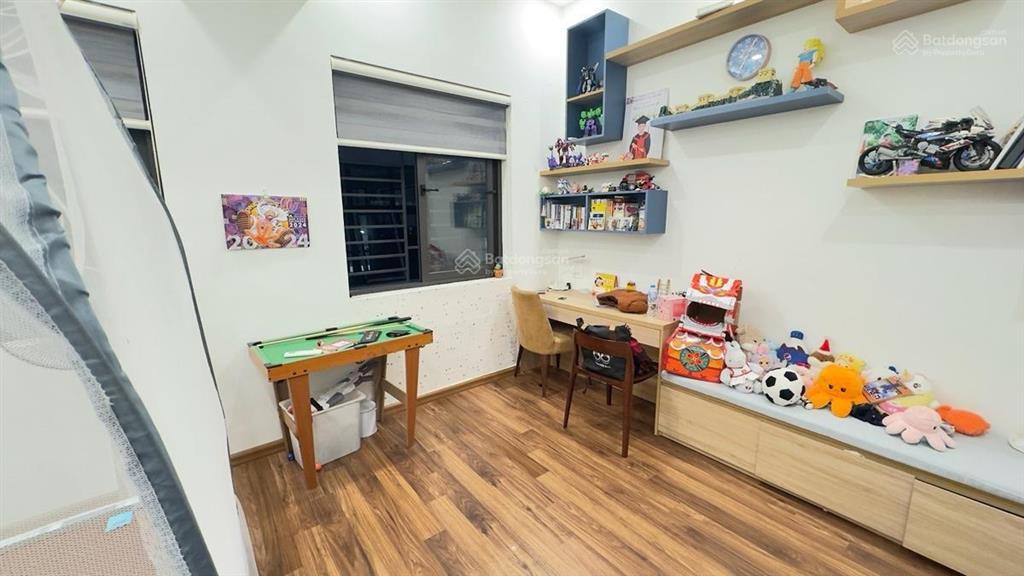 Phân lô oto  lạc trung nhà dân xây mặt tiền 6m 2 thoáng trước sau gara 7 chỗ  90m2x 6t37,89t