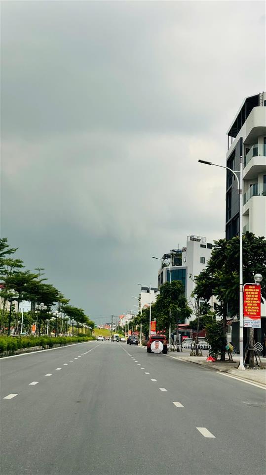 Bán nhà mặt phố hồng tiến long biên 500m2 mặt tiền 25m, 186 tỷ xây bệnh viện, trường học khách sạn