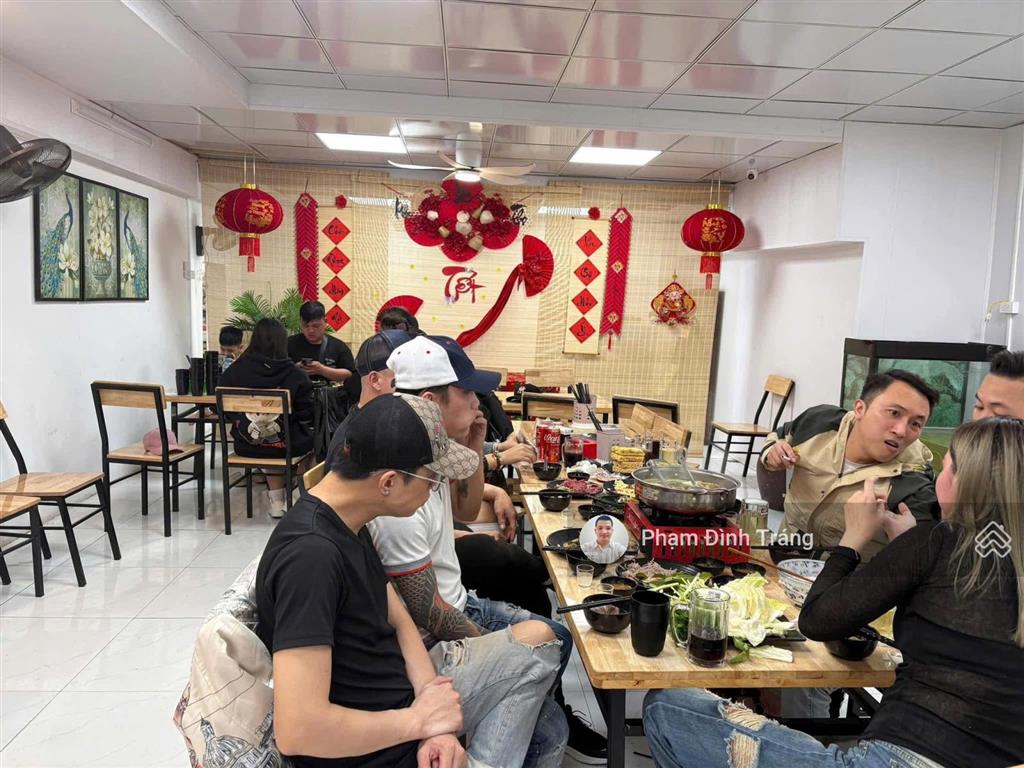 Bán tập thể tầng 1 hào nam đống đa  200m2  mặt tiền 13m, ngõ ô tô, cho thuê 35 triệu/tháng  8 tỷ