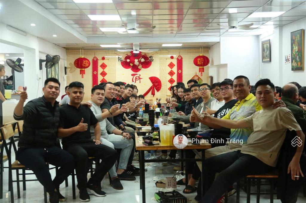 Bán tập thể tầng 1 hào nam đống đa  200m2  mặt tiền 13m, ngõ ô tô, cho thuê 35 triệu/tháng  8 tỷ