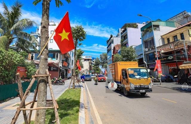 Bán nhà mặt phố xuân diệu  tây hồ  2 mặt hồ  180m2 x 5 tầng  mt 12m  205 tỷ  siêu hiếm