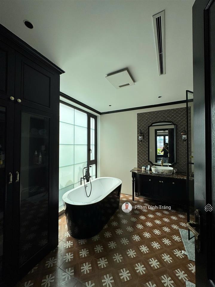 Biệt thự siêu hiếm đẹp phố quảng an  xuân diệu  view hồ tây  484m2  185 tỷ