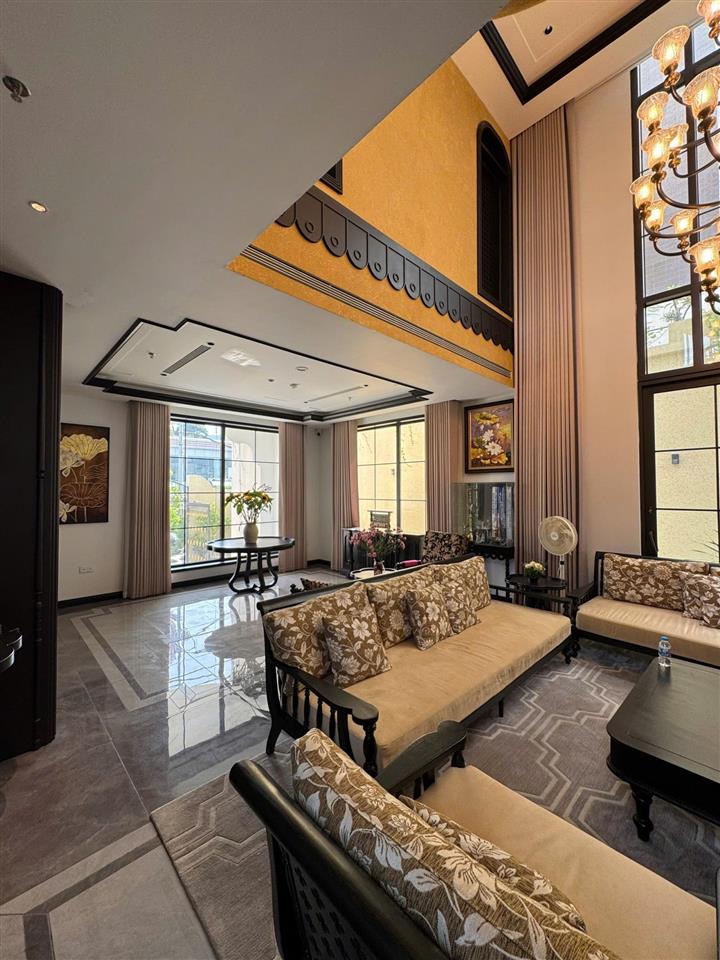Biệt thự siêu hiếm đẹp phố quảng an  xuân diệu  view hồ tây  484m2  185 tỷ