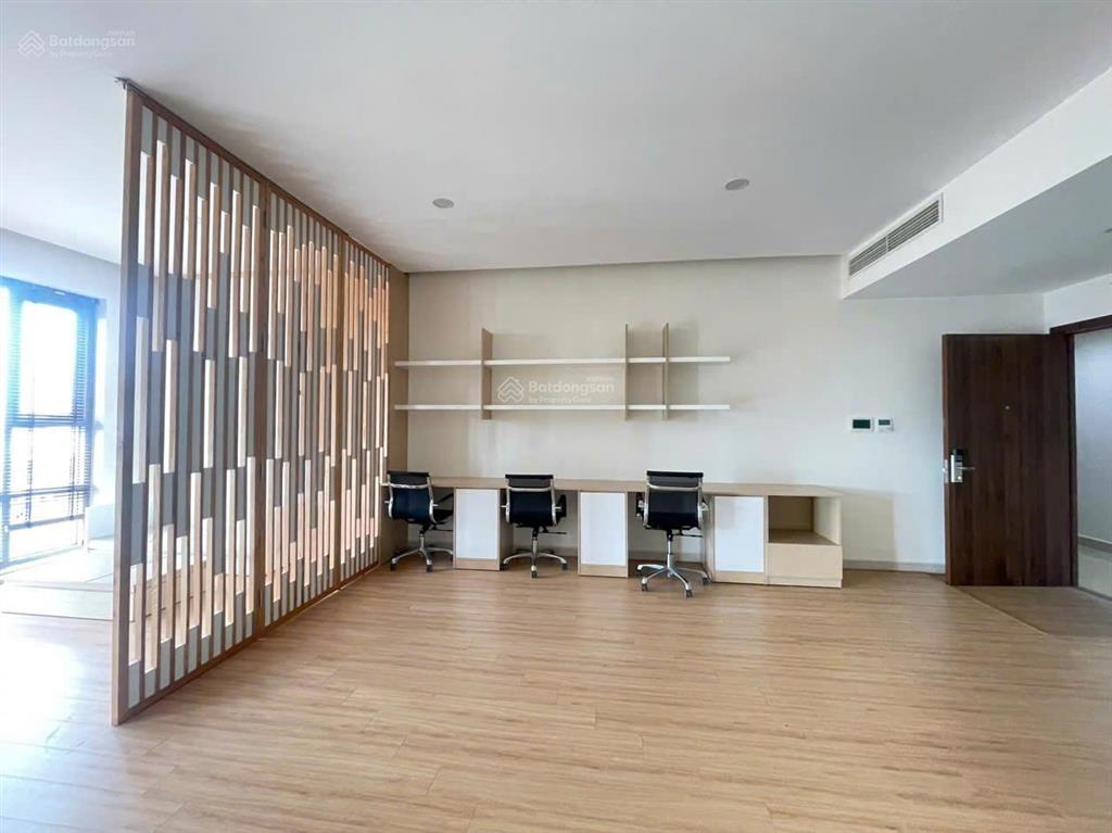 Cho thuê văn phòng golden king, 45m2, 15 triệu phú mỹ hưng quận 7, hcm