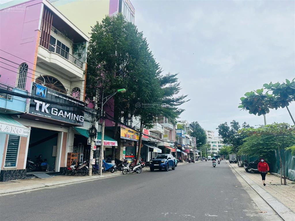 Bán nhà góc 3 tầng 2 mặt tiền phường nha trang  cách biển 1,2km  sẵn dòng tiền 20tr/tháng