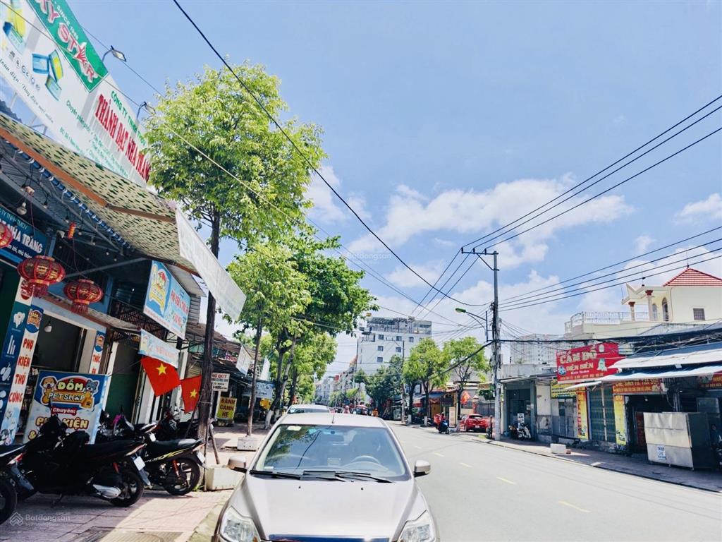 Hạ giá bán gấp  đất đẹp đường 20m, cách biển 1km. lời ngay khi mua. chỉ 74tr/m2 và còn thương lượn