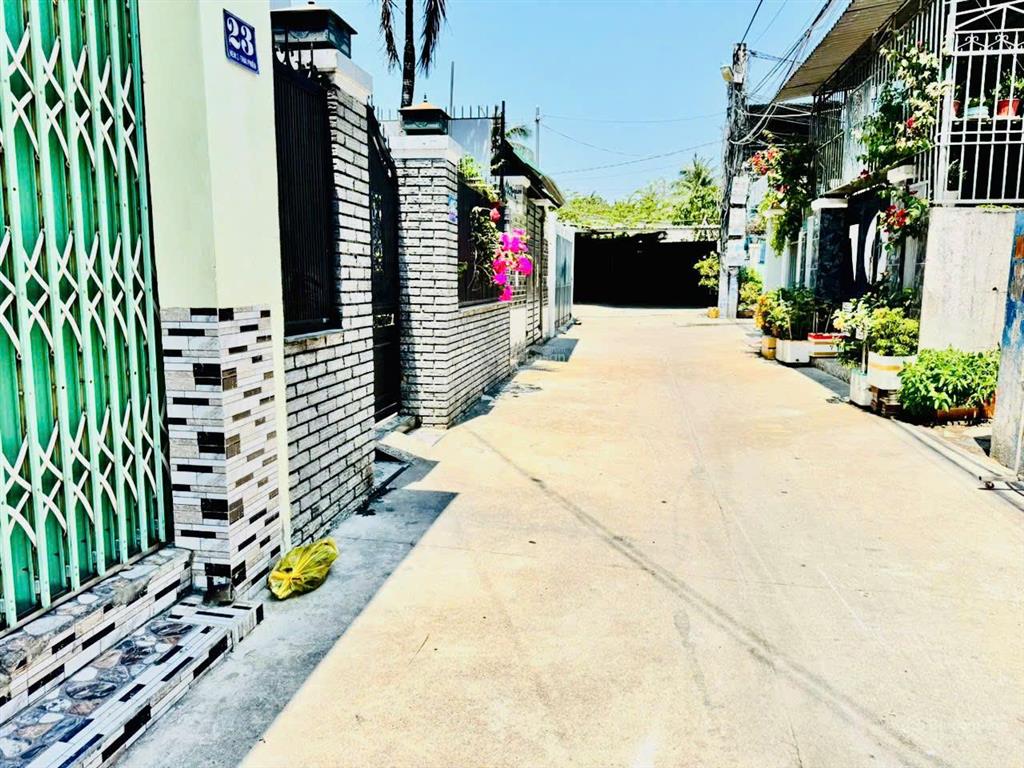 Bán nhà cấp 4 khu at đường ô tô, sổ hồng riêng, sang tên ngay