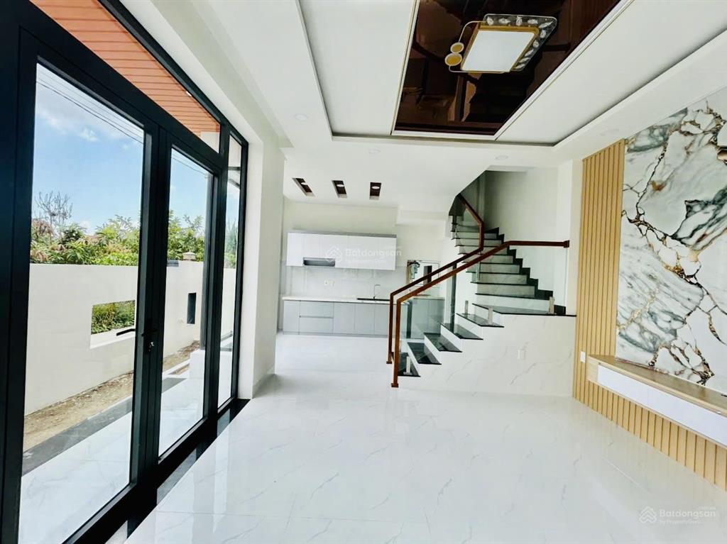 Nhà đẹp 3 tầng giá rẻ  bao hoàn công. đường ô tô giá rẻ