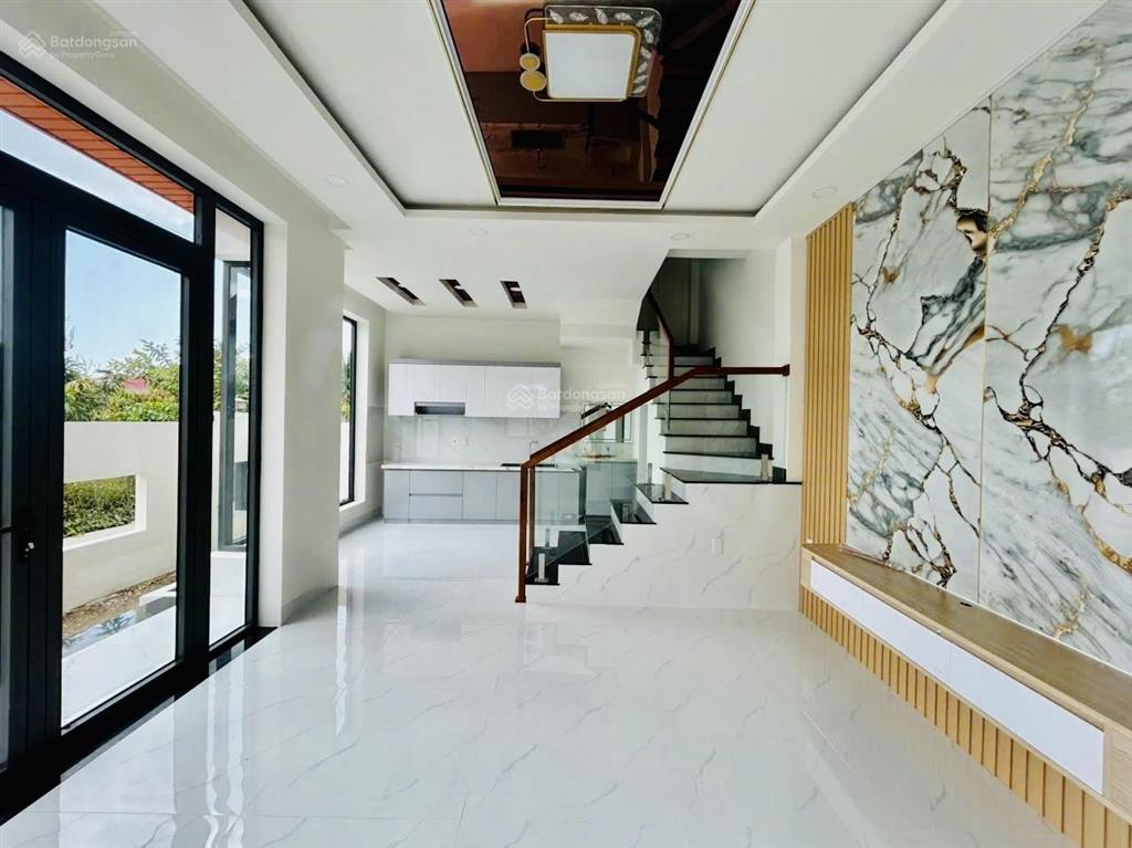 Nhà đẹp 3 tầng giá rẻ  bao hoàn công. đường ô tô giá rẻ