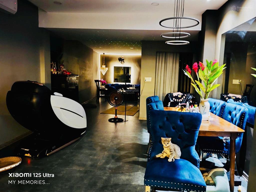 Bán nhà đẹp 3 tầng gần biển hòn chồng  chợ  trường học, diện tích 82,3m2