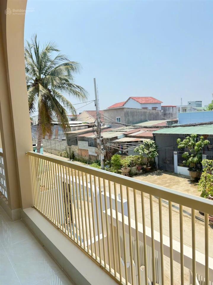Bán căn nhà 3 tầng mới xây hẻm cầu bè vĩnh thạnh.
diện tích 82m2