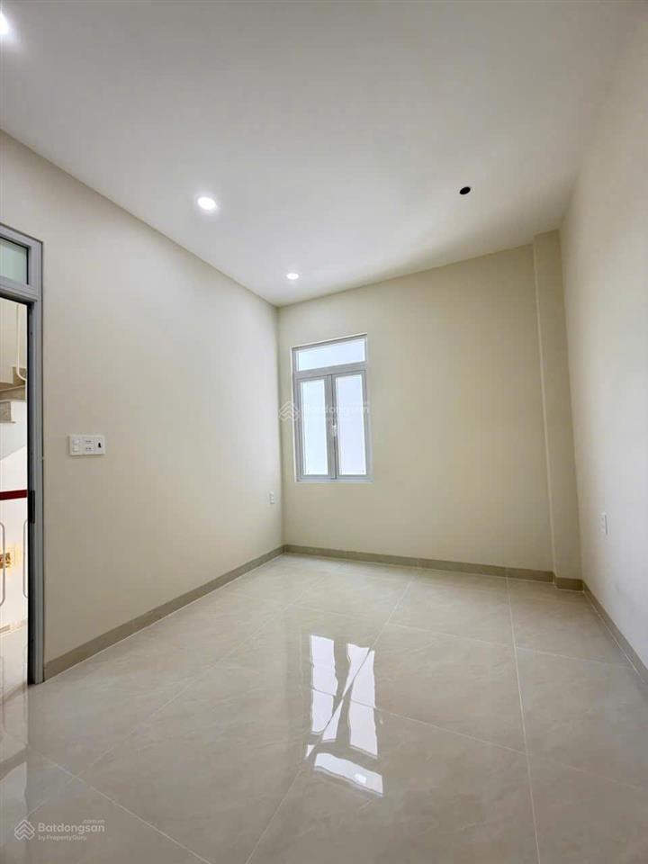 Bán căn nhà 3 tầng mới xây hẻm cầu bè vĩnh thạnh.
diện tích 82m2