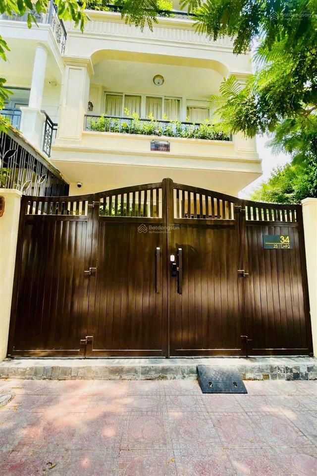 Bán nhà trung tâm 3 tầng, 4pn + 5wc, diện tích 100m2
