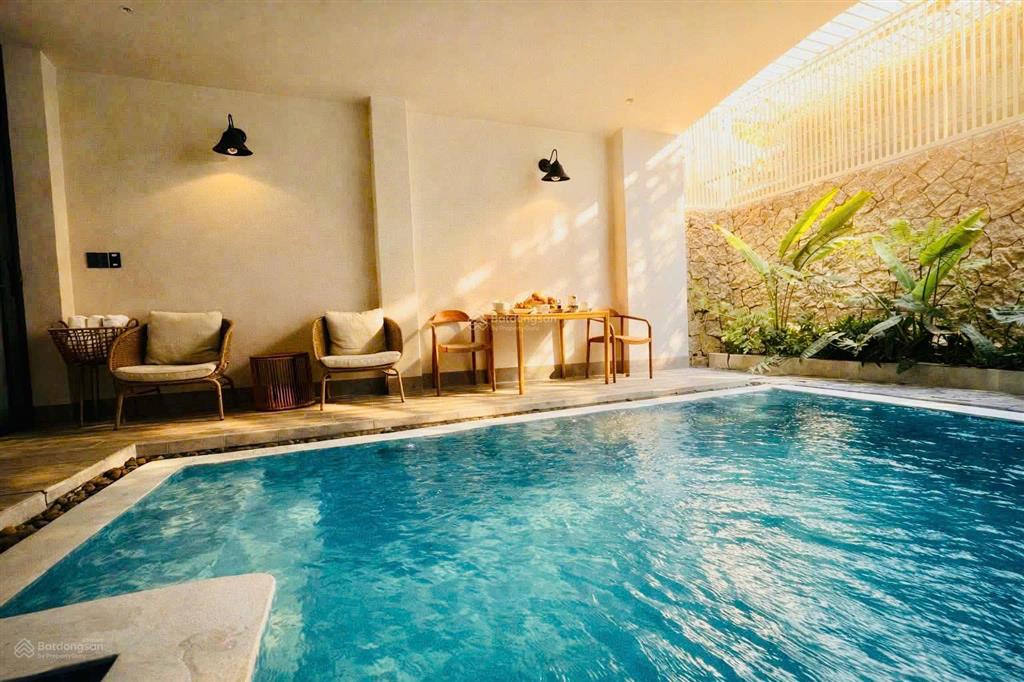 Bán nhà trung tâm 3 tầng, 4pn + 5wc, diện tích 100m2