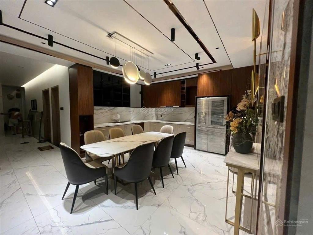 Bán nhà đẹp 5 tầng mặt tiền ngô gia tự / nha trang  giá 35 tỷ tttp.