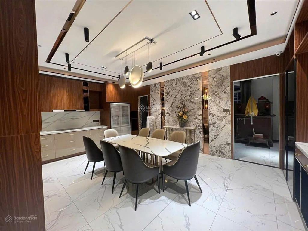 Bán nhà đẹp 5 tầng mặt tiền ngô gia tự / nha trang  giá 35 tỷ tttp.