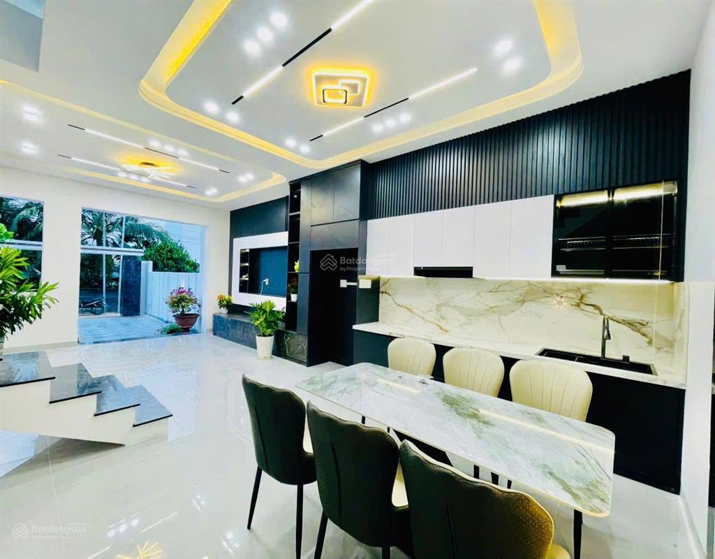 Bán villa mini vườn 2 tầng đẹp  mới gần bờ kè nam sông cái  giá tốt dt sổ 116.9m2. dtxd 147m2