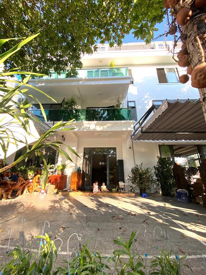 Bán siêu biệt thự biển, sân vườn, lô góc thoáng, nội thất xịn  kđt biển an viên