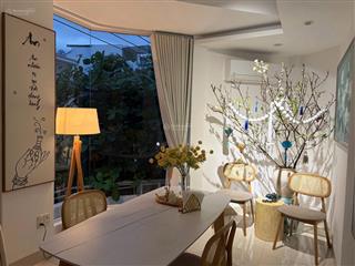 Nhà đẹp 4 tầng mặt tiền đường hồng bàng, đối diện highlands, khu ô bàn cờ
