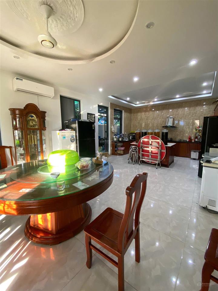 Bán siêu biệt thự biển, sân vườn, lô góc thoáng, nội thất xịn  kđt biển an viên