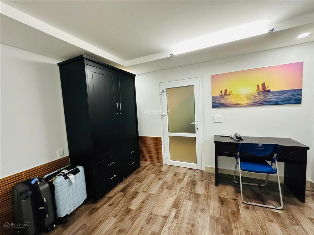 Bán biệt thự 3 tầng view biển  sổ hoàn công. có bãi tắm riêng diện tích 180m2