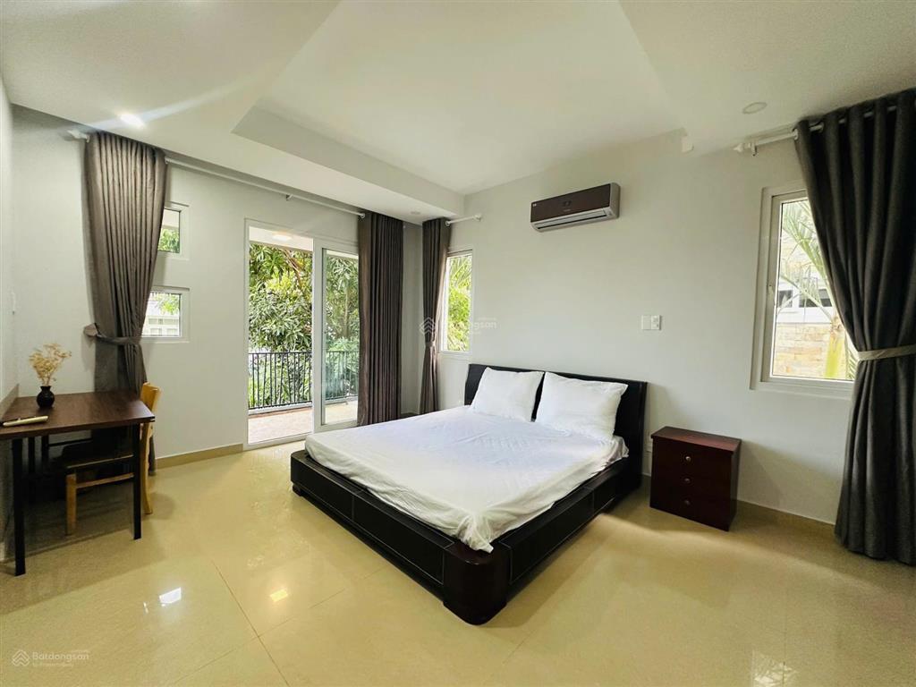 Bán biệt thự 3 tầng view biển  sổ hoàn công. có bãi tắm riêng diện tích 180m2