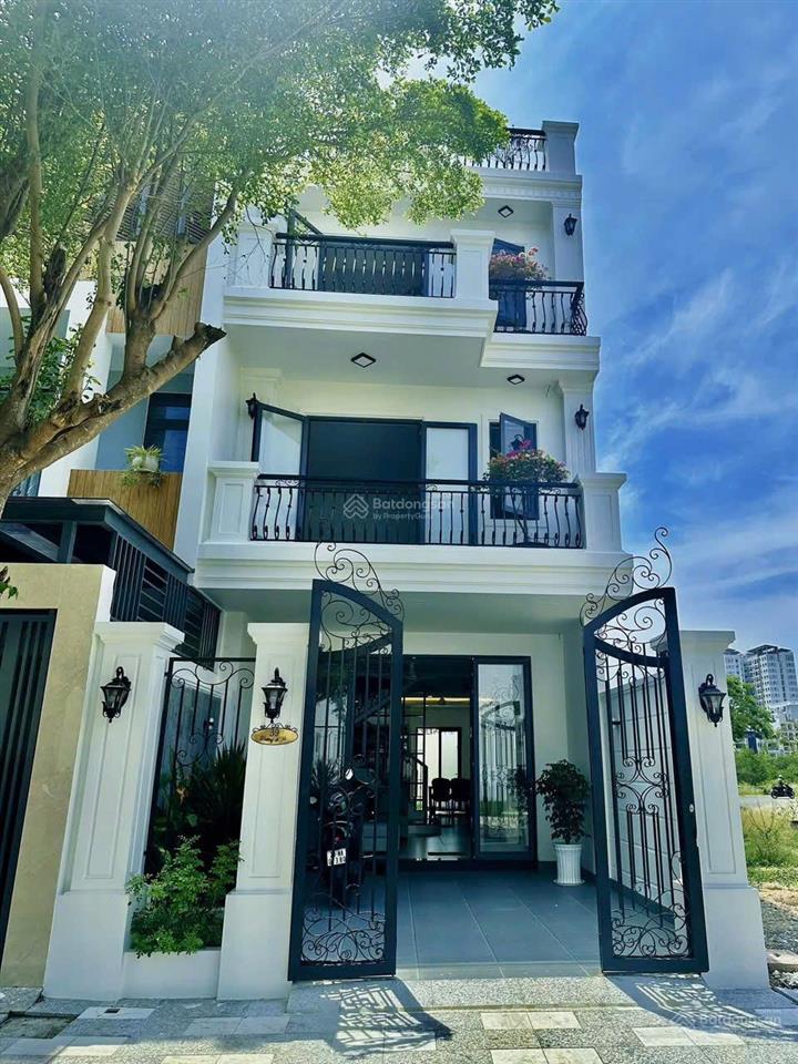 Nhà đẹp 3 tầng trung tâm nha trang  giá tốt nhất khu vực