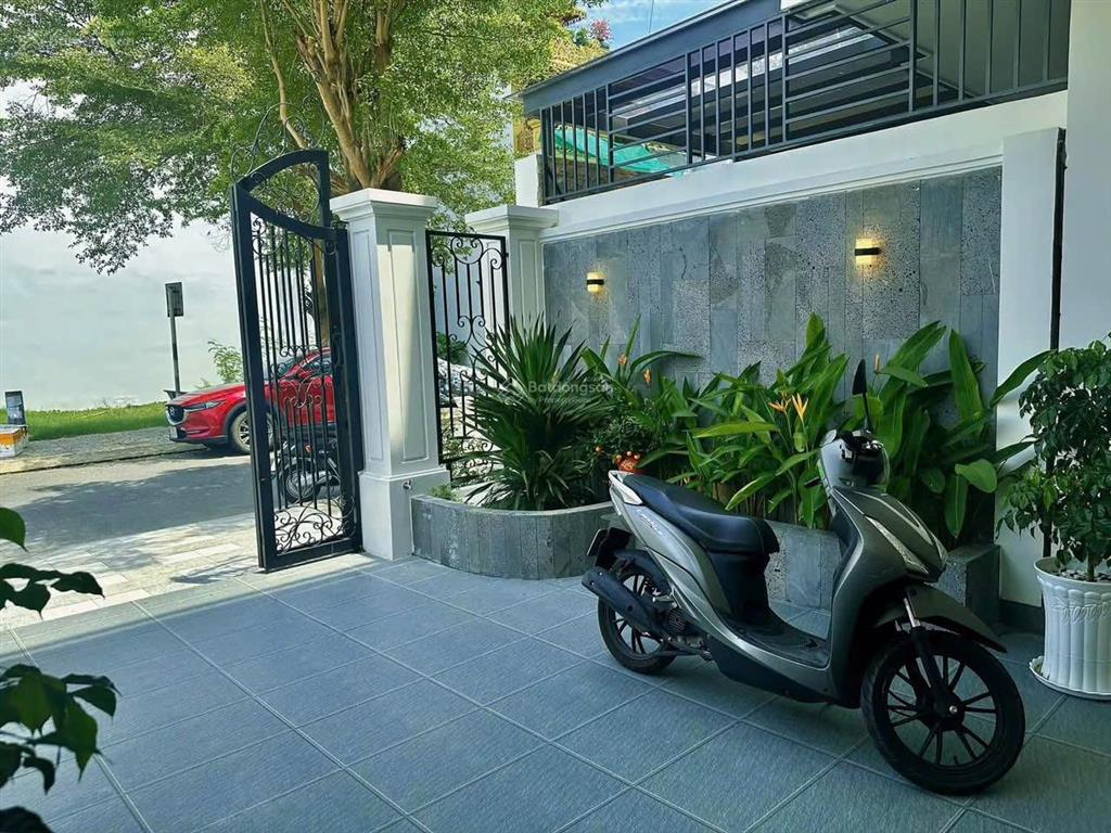 Nhà đẹp 3 tầng trung tâm nha trang  giá tốt nhất khu vực