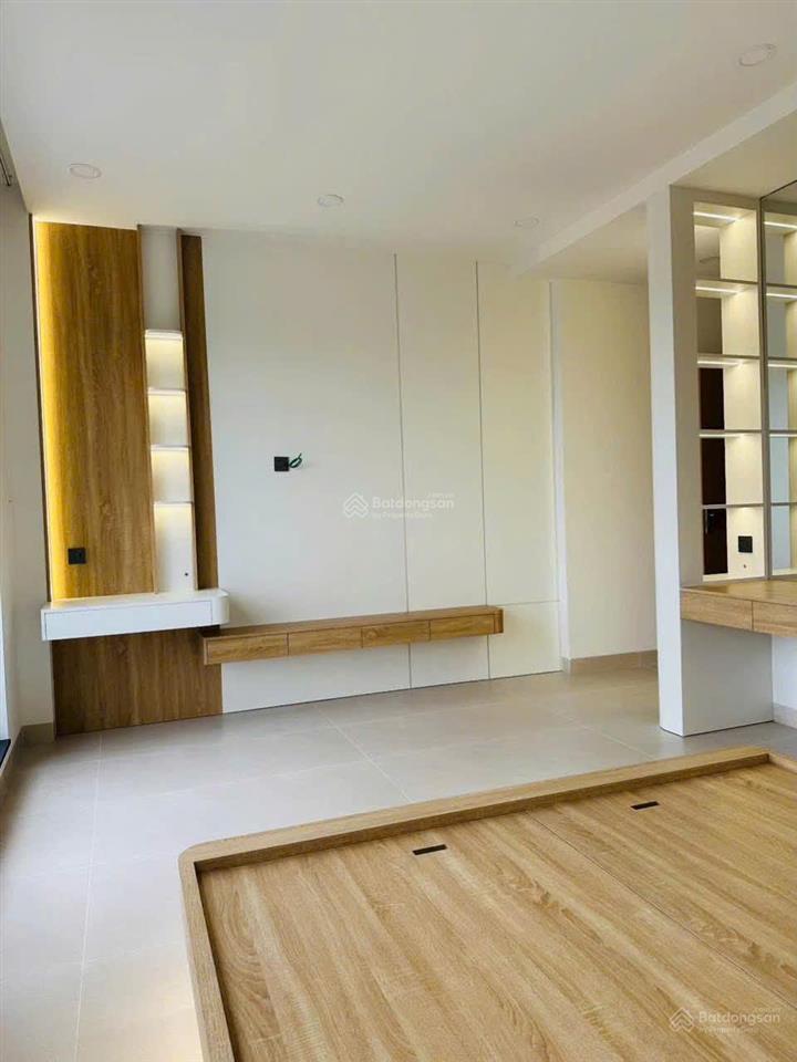 Nhà đẹp 3 tầng trung tâm nha trang  giá tốt nhất khu vực