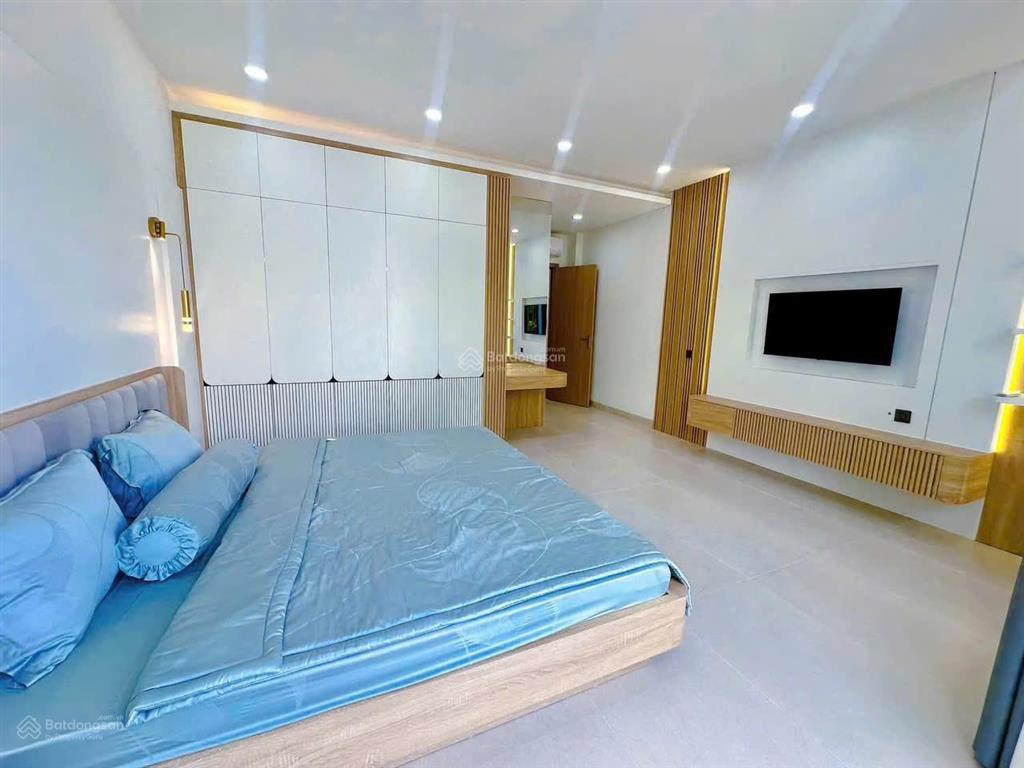Nhà đẹp 3 tầng trung tâm nha trang  giá tốt nhất khu vực