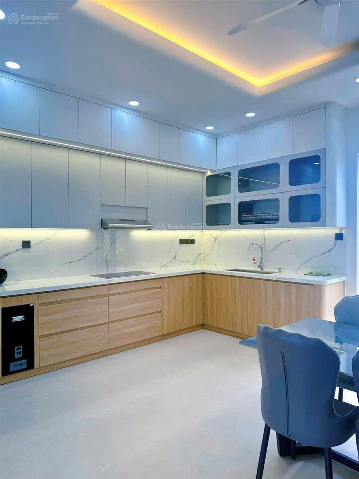Nhà đẹp 3 tầng trung tâm nha trang  giá tốt nhất khu vực