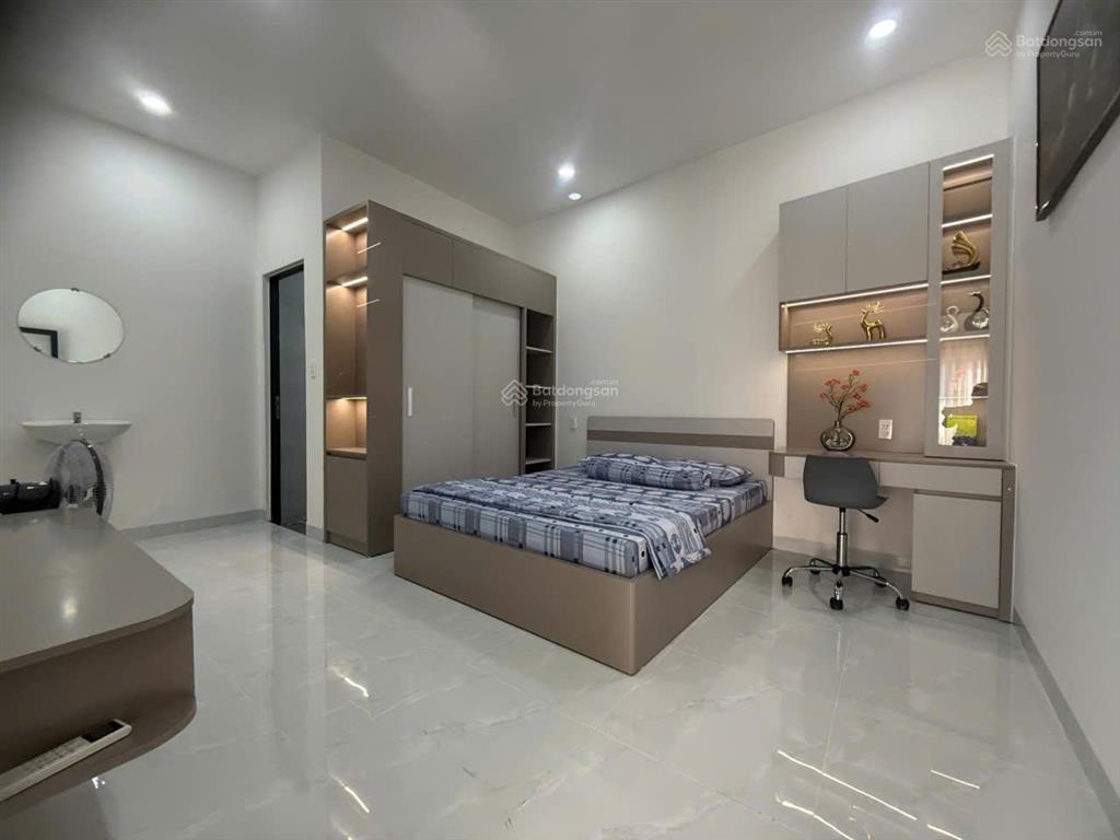 Chính chủ bán gấp nhà cấp 4 2pn 2wc, diện tích 101,2m2 full thổ ngang 5m, nở hậu 5,27m