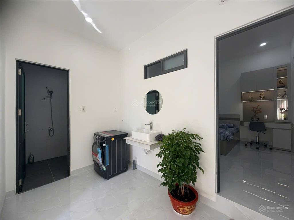 Chính chủ bán gấp nhà cấp 4 2pn 2wc, diện tích 101,2m2 full thổ ngang 5m, nở hậu 5,27m