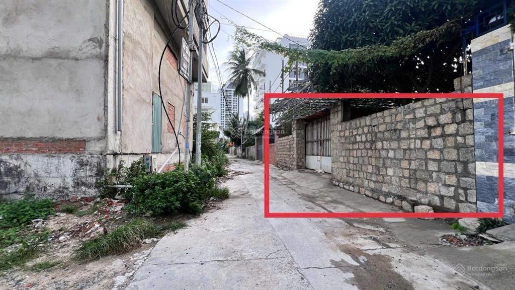 Bán đất đẹp cạnh biển xây biệt thự, tòa căn hộ giá rẻ. ngang 12m8 vĩnh hòa, nha trang