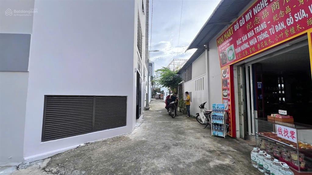 Bán đất đẹp cạnh biển xây biệt thự, tòa căn hộ giá rẻ. ngang 12m8 vĩnh hòa, nha trang