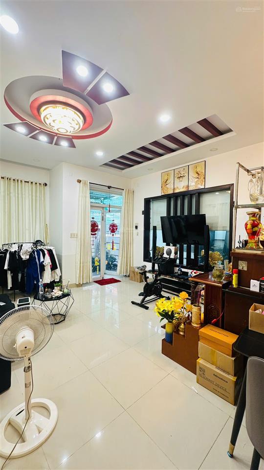 Cần tiền dưỡng già bán căn nhà 3 tầng đường hẻm nguyễn xiển đối diện trường sư phạm, đất ngang 7m.