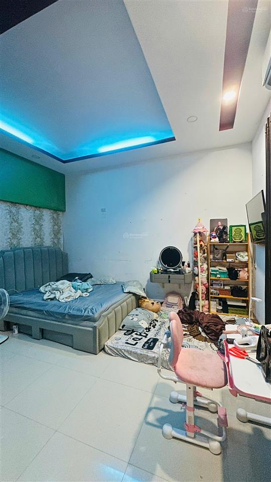 Cần tiền dưỡng già bán căn nhà 3 tầng đường hẻm nguyễn xiển đối diện trường sư phạm, đất ngang 7m.