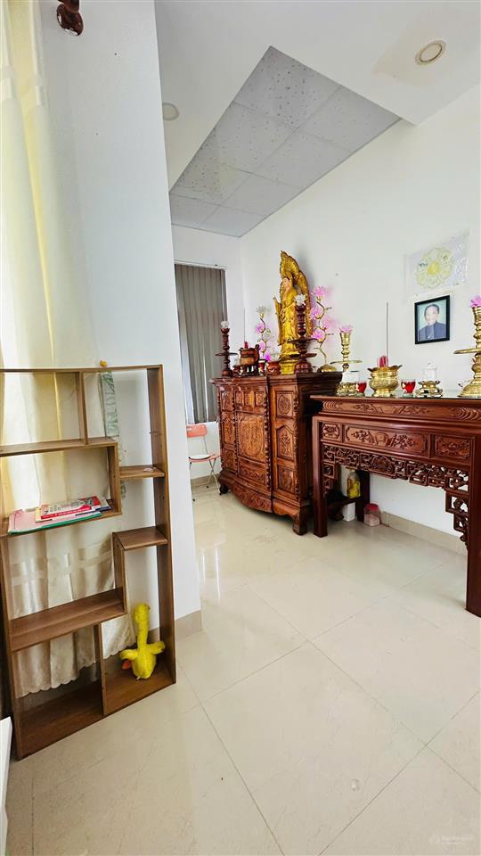 Cần tiền dưỡng già bán căn nhà 3 tầng đường hẻm nguyễn xiển đối diện trường sư phạm, đất ngang 7m.