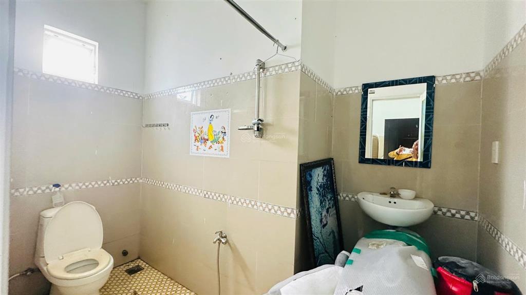 Cần tiền dưỡng già bán căn nhà 3 tầng đường hẻm nguyễn xiển đối diện trường sư phạm, đất ngang 7m.