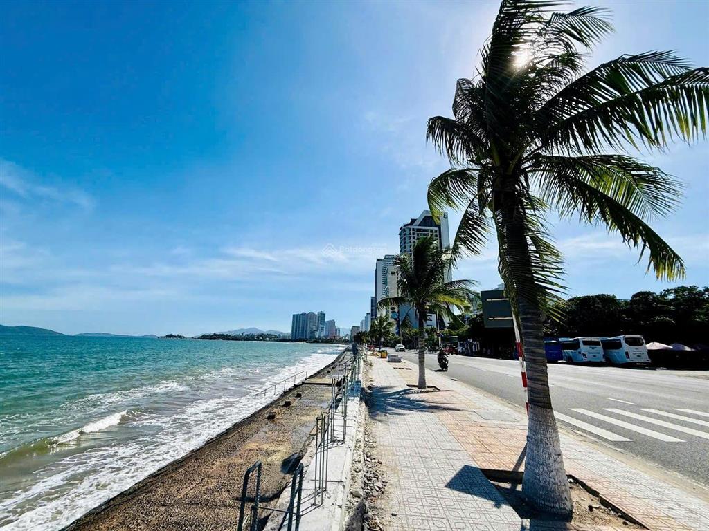 Hàng hiếm đường biển phạm văn đồng 2 mặt tiền view trực diện biển nha trang