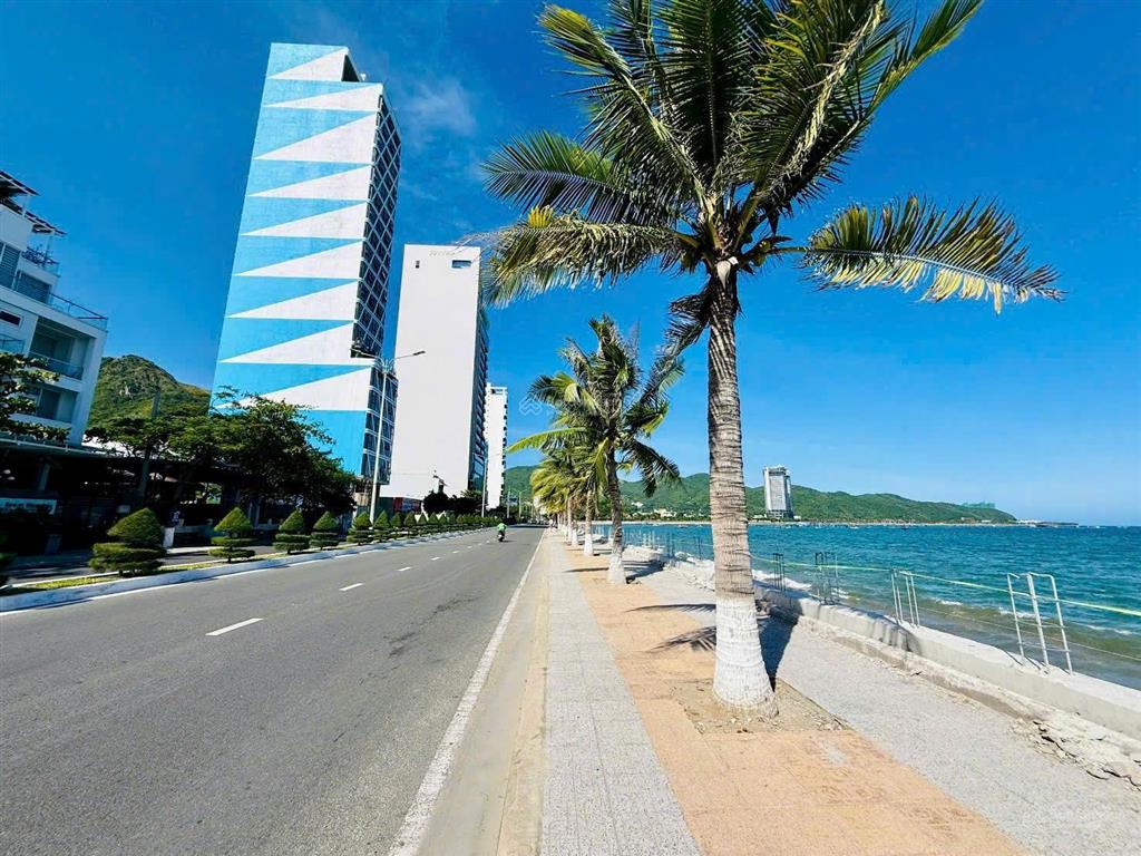 Hàng hiếm đường biển phạm văn đồng 2 mặt tiền view trực diện biển nha trang