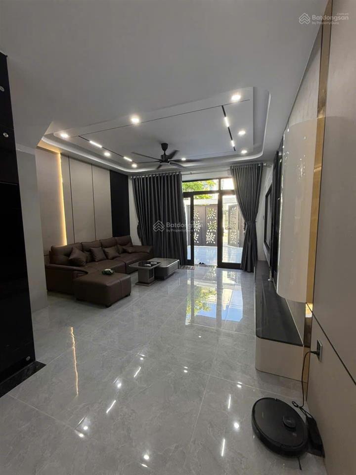 Bán nhà 3 tầng 1 tum thang máy cảm ứng, cổng thông minh kđt mỹ gia gói 4, nha trang