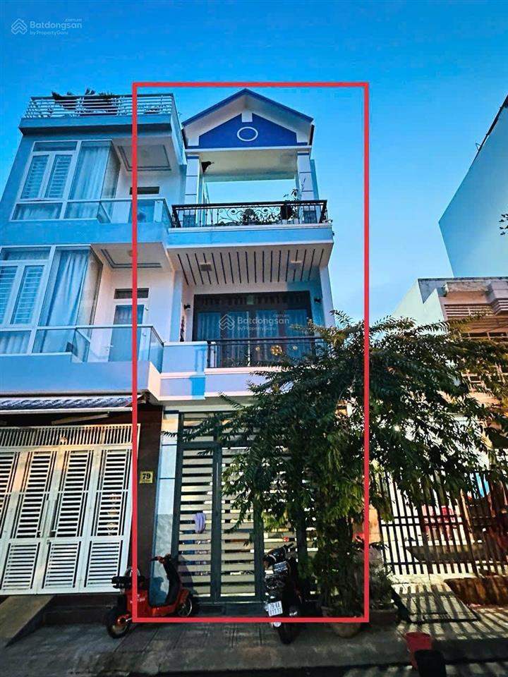Cần bán nhanh căn nhà 3 tầng mới đẹp, đường rộng 10m, cách biển 500m trung tâm nha trang