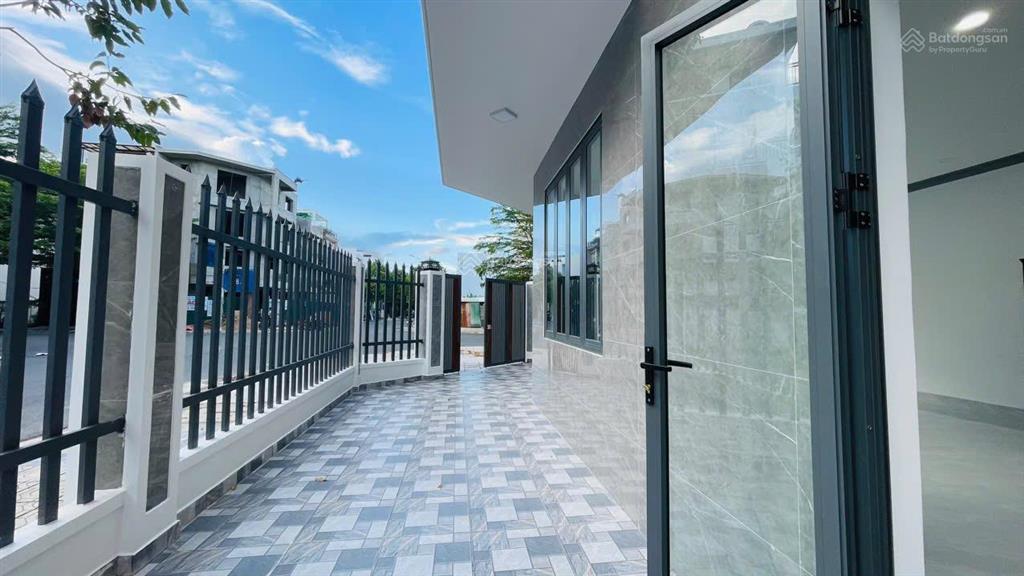 Hạ 2 tỷ, cần bán nhanh căn góc hai mt an bình tân có thang máy