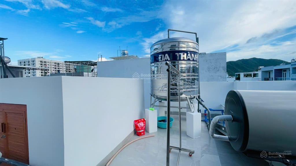 Hạ 2 tỷ, cần bán nhanh căn góc hai mt an bình tân có thang máy