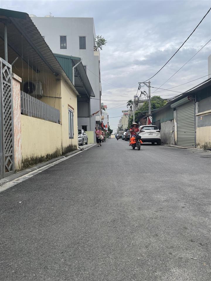 Đất xuân canh 100m giá 100tr/m2 đối diện khu bãi đá sông hồng cách vài trăm mét ra cầu tứ liên