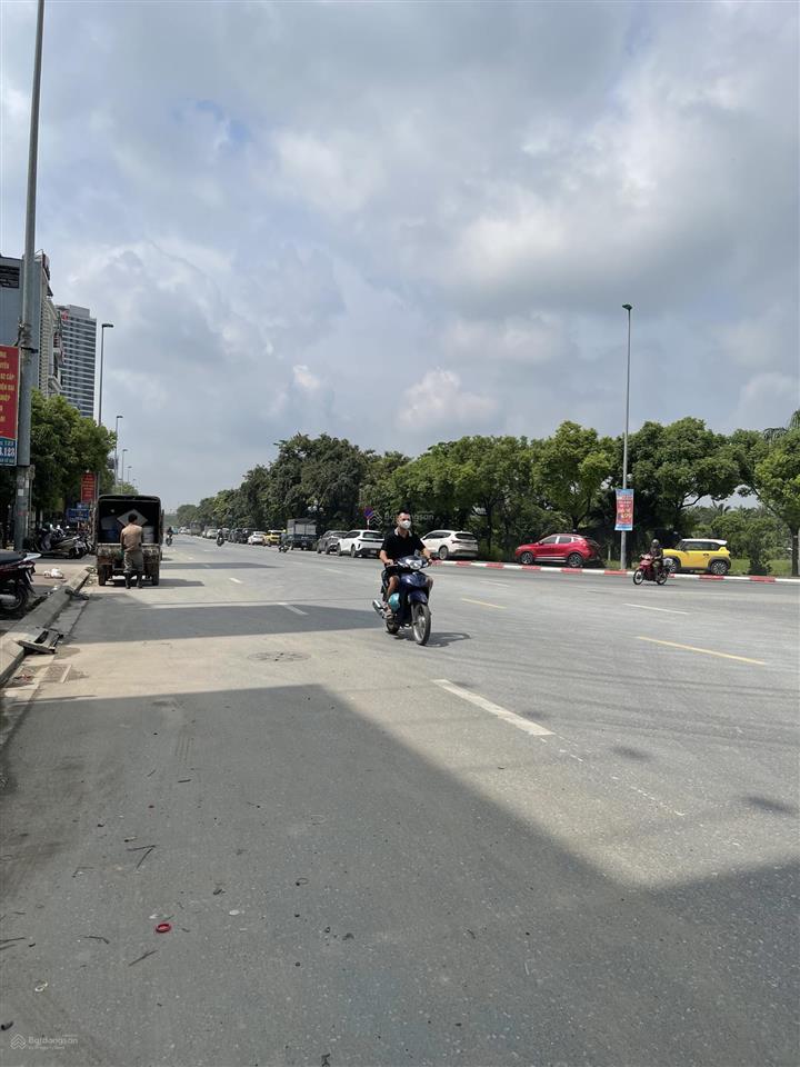 Bán đất ngọc chi trục đường võ nguyên giáp 80 m2, giá 120tr/m2 đường lên chân cầu nhật tân